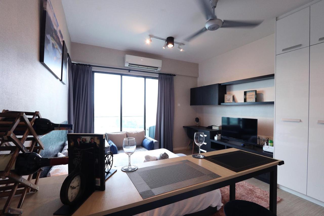 Lily & Loft - The Grand Sofo, Petaling Jaya Apartamento Exterior foto