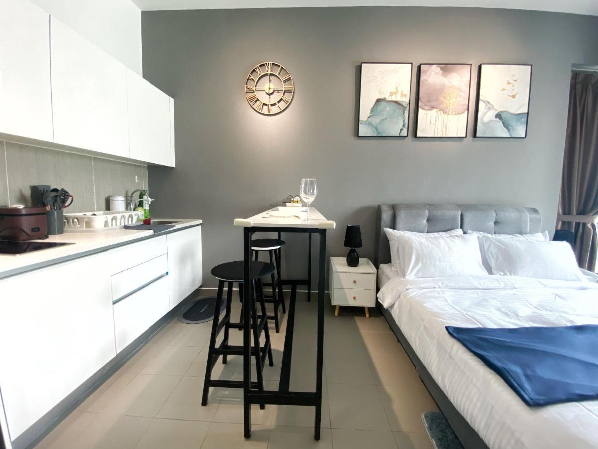 Lily & Loft - The Grand Sofo, Petaling Jaya Apartamento Exterior foto
