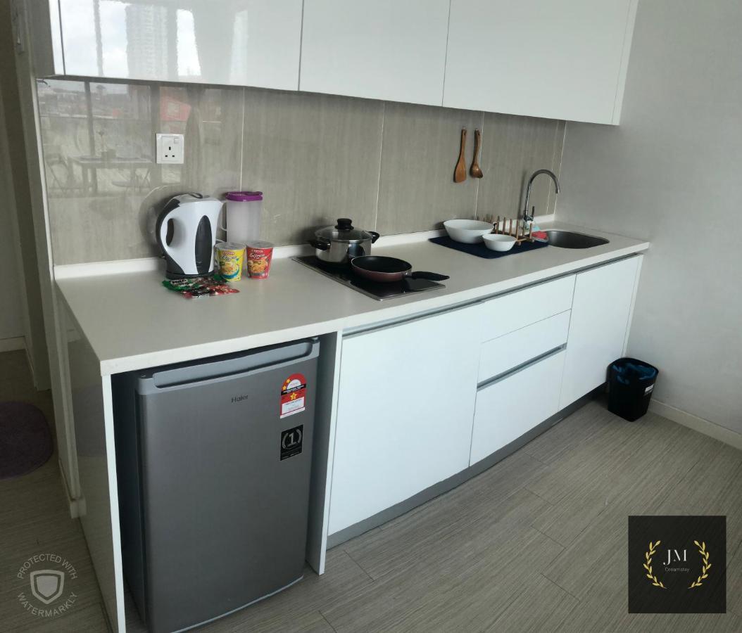 Lily & Loft - The Grand Sofo, Petaling Jaya Apartamento Exterior foto