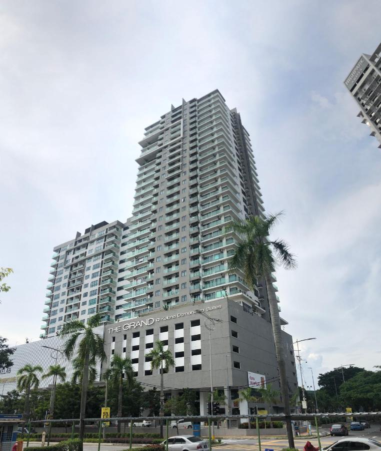 Lily & Loft - The Grand Sofo, Petaling Jaya Apartamento Exterior foto